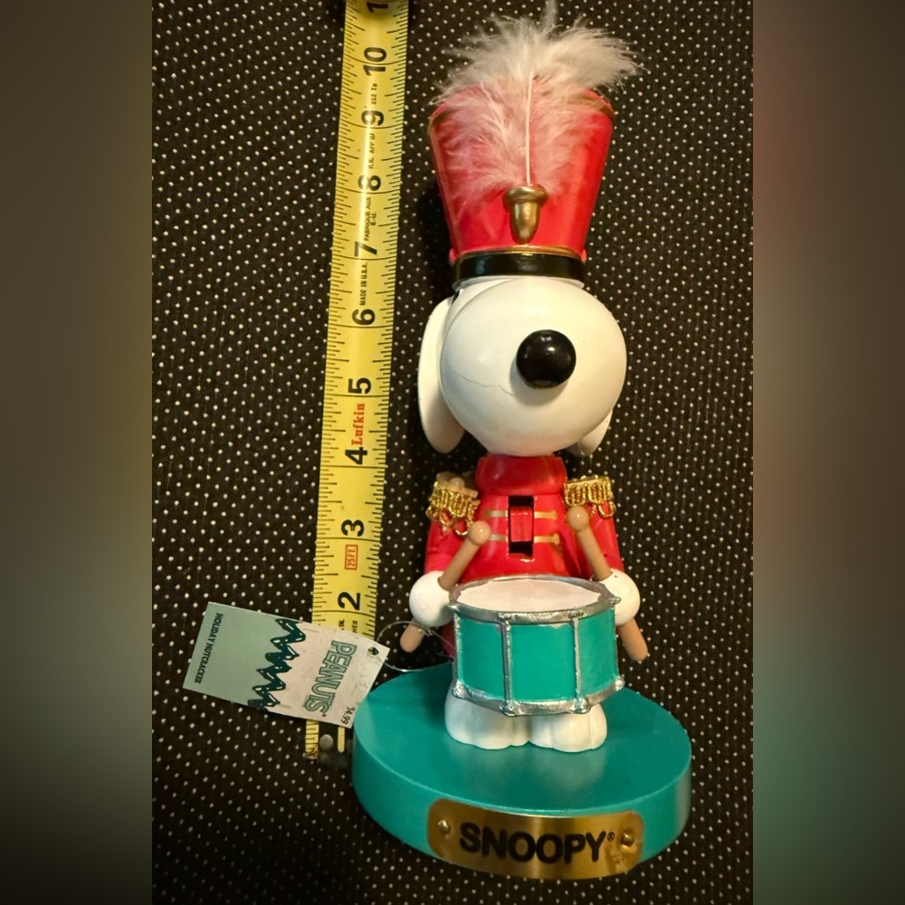 Snoopy Nutcrackeracker